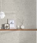 Miniatyrbild 6 av 6: Non woven-tapet ornament Profhome 305451-GU lätt texturerad matt färg silver grädde 5,23 m2