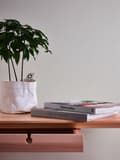 Miniatyrbild 7 av 8: Non woven-tapet uni kulör Profhome 306889-GU lätt texturerad matt färg vit 5,33 m2