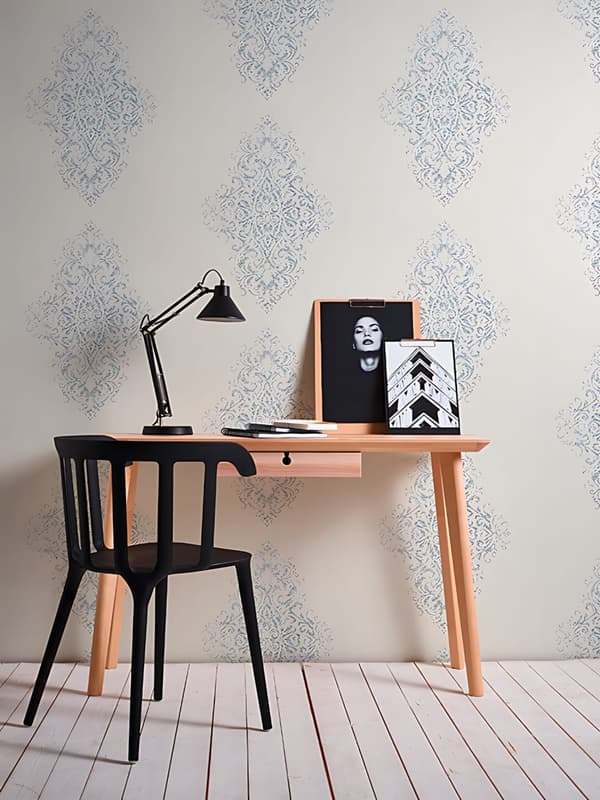 Tekstiltapet ornament Profhome 319451-gu lidt tekstureret mat färg hvid sølv blå 5,33 m2
