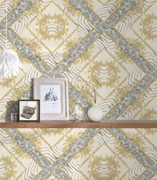 Non woven-tapet ornament Profhome 349042-GU lätt texturerad glansigt mönster matt bakgrund färg grå guld grädde 7,04 m2