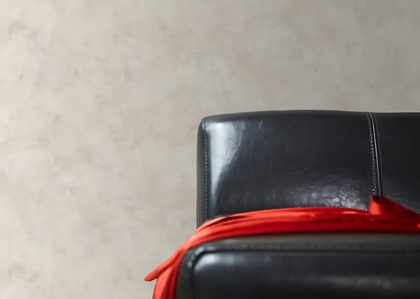 Non woven-tapet uni kulör Profhome 369244-GU lätt texturerad matt färg grädde 5,33 m2