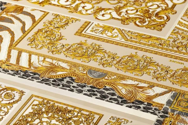 Non woven-tapet design Profhome 370484-GU lätt texturerad glansigt mönster matt bakgrund färg guld silver grå grädde 7,04 m2