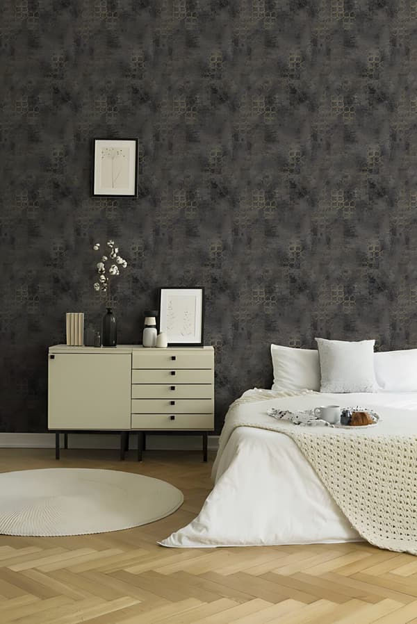 Non woven-tapet begagnad utseende Profhome 374246-GU lätt texturerad glansigt mönster matt bakgrund färg svart guld 5,33 m2
