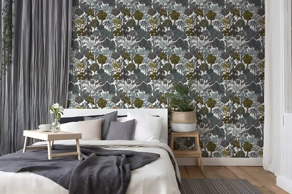 Non woven-tapet skog Profhome 377573-GU slät matt färg grön grå gul vit 5,33 m2