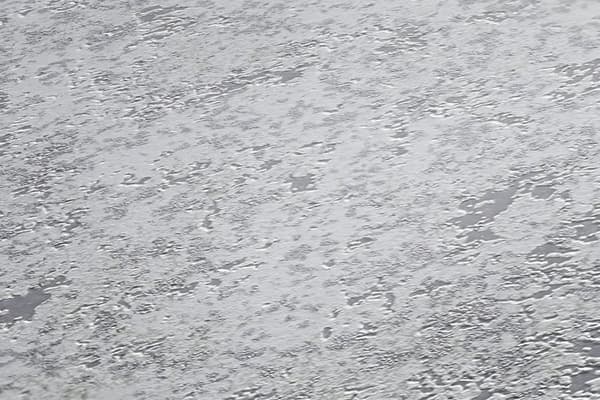 Non woven-tapet uni kulör Profhome 377722-GU lätt texturerad glansigt färg grå silver 5,33 m2