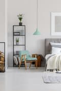 Miniatyrbild 4 av 7: Non woven-tapet uni kulör Profhome 378314-GU slät matt färg vit 5,33 m2