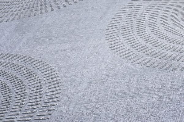 Non woven-tapet geometrisk Profhome 378321-GU lätt texturerad glittrande mönster matt bakgrund färg grå 5,33 m2
