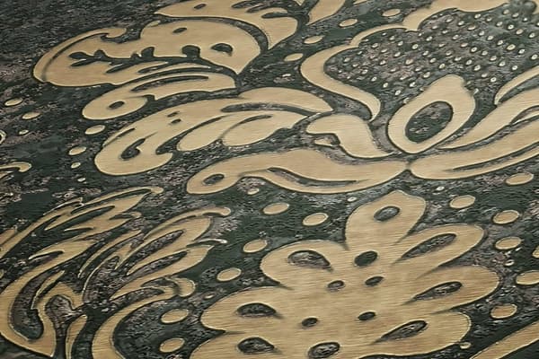 Non woven-tapet ornament Profhome 379011-GU lätt texturerad matt färg grön guld 5,33 m2