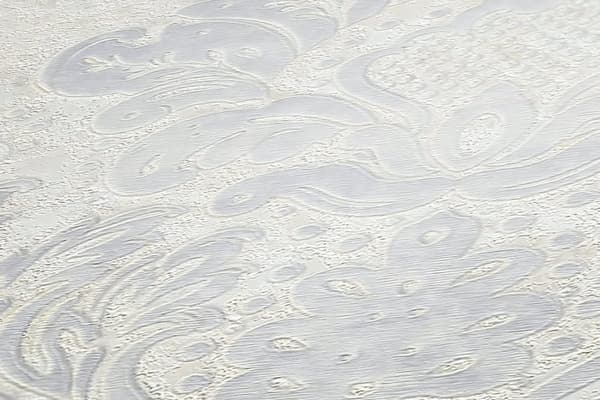 Non woven-tapet ornament Profhome 379015-GU lätt texturerad matt färg vit silver grå 5,33 m2