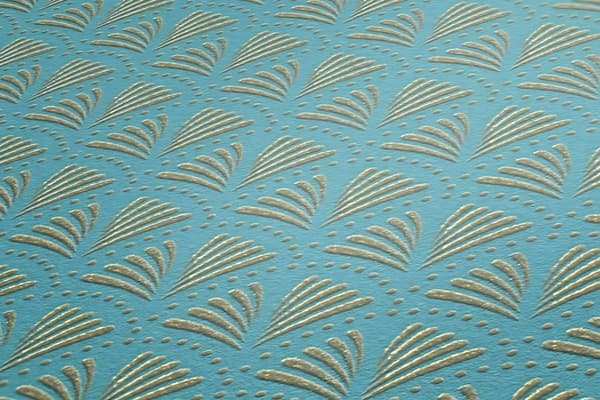 Non woven-tapet ornament Profhome 379574-GU lätt texturerad glansigt mönster matt bakgrund färg turkos guld blå 5,33 m2