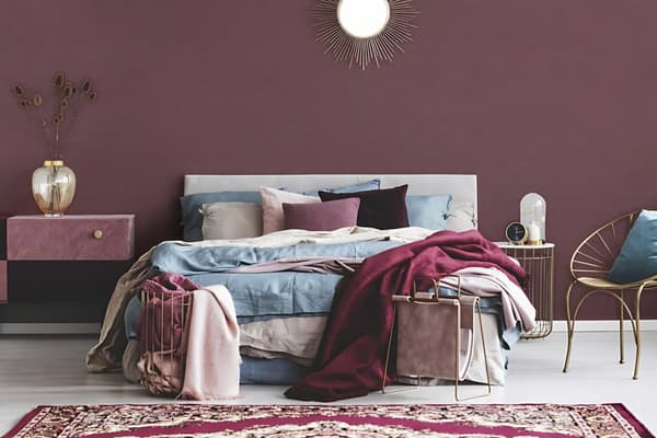 Kuitutapetti geometrinen Profhome 380293-GU hieman rakenteellinen metalliset kohokohdat färg punainen viininpunainen 5,33 m2