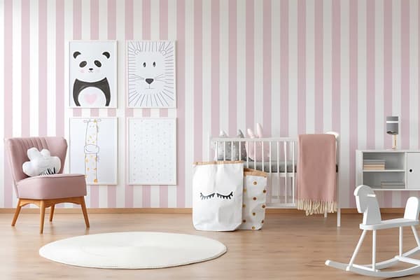 Non woven-tapet ränder Profhome 381482-GU lätt texturerad matt färg rosa vit 5,33 m2