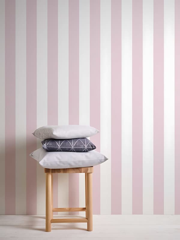 Non woven-tapet ränder Profhome 381482-GU lätt texturerad matt färg rosa vit 5,33 m2
