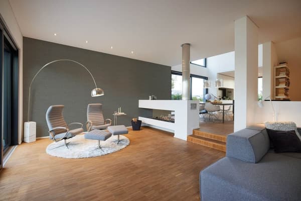 Non woven-tapet tyg utseende Profhome 387025-GU lätt texturerad skimrande färg antracit grå guld 5,33 m2