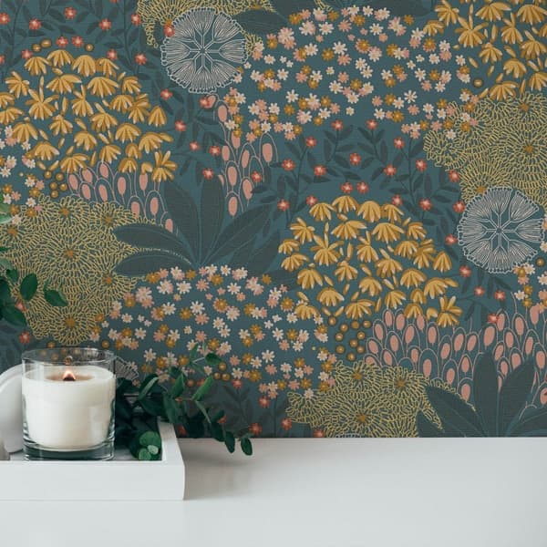 Non woven-tapet blomster Profhome 387404-GU lätt texturerad matt färg turkos teal gul rosa 5,33 m2