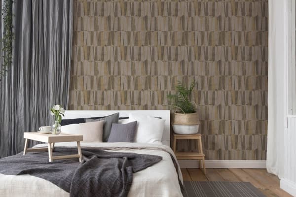 Non woven-tapet geometrisk Profhome 387433-GU lätt texturerad skimrande färg brun guld grå 5,33 m2