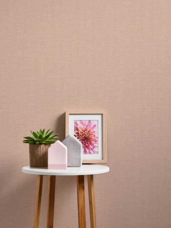 Non woven-tapet tyg utseende Profhome 387461-GU lätt texturerad matt färg rosa dammig rosa 5,33 m2