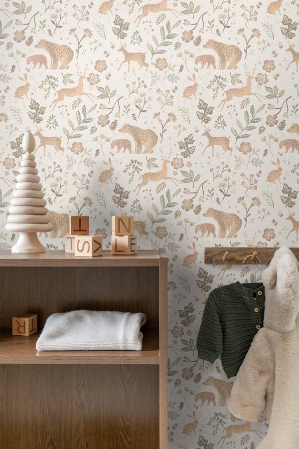 ESTAhome tapet skov med skovdyr off-hvidt og beige 53 cm x 10,05 m