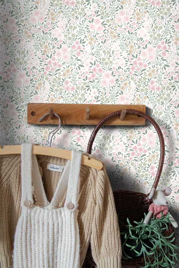 ESTAhome tapet blommor milt rosa och grönt 53 cm x 10,05 m