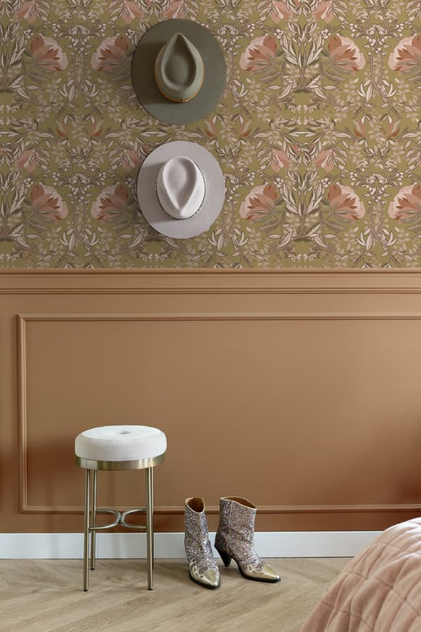 ESTAhome tapet blommor art nouveau stil guld och terrakotta rosa 0.53 x 10.05 m