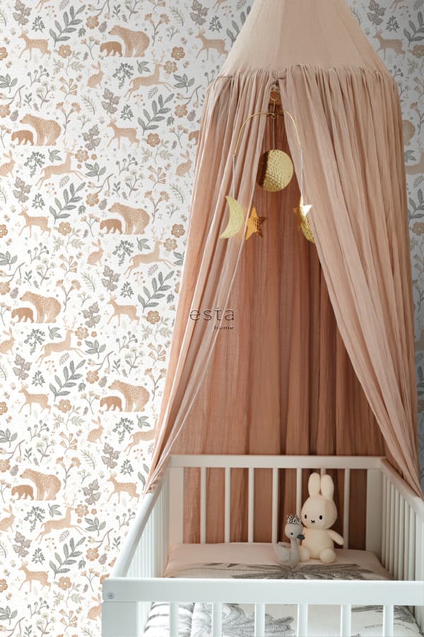 ESTAhome tapet skov med skovdyr gråligtgrønt, beige og hvidt 0.53 x 10.05 m