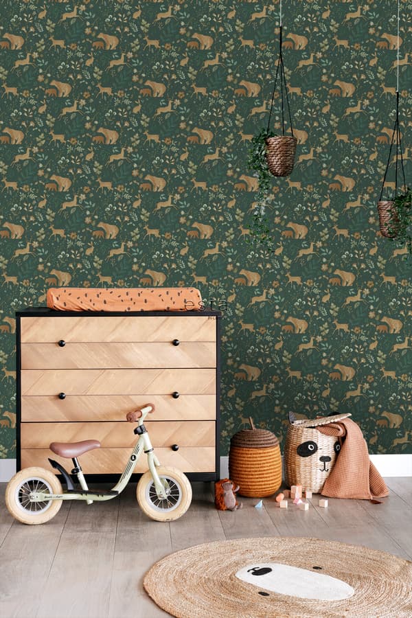 ESTAhome tapet skog med skogsdjur mörkgrönt och beige 0.53 x 10.05 m