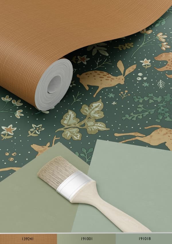 ESTAhome tapet skog med skogsdjur mörkgrönt och beige 0.53 x 10.05 m