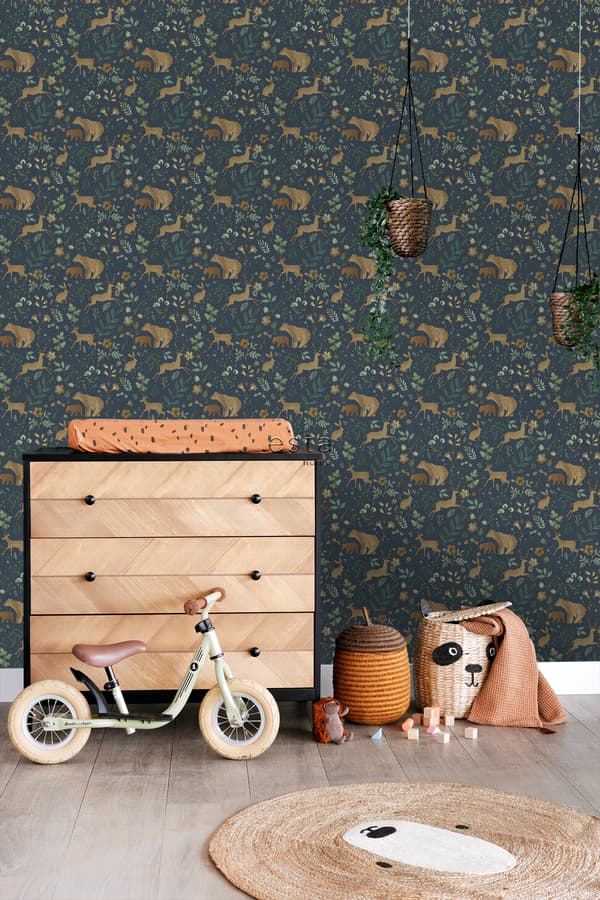 ESTAhome tapet skov med skovdyr mørkeblåt og beige 0.53 x 10.05 m