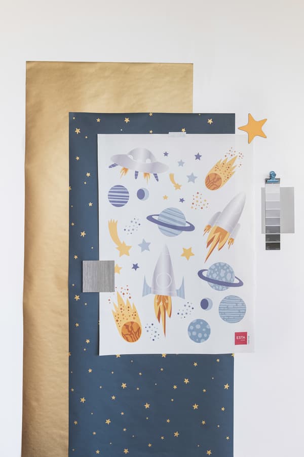 ESTAhome wallsticker planeter i universet blåt, gråt og gul 47,5 cm x 66 cm