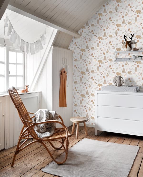 ESTAhome tapet skog med skogsdjur vitt och beige 0.53 x 10.05 m