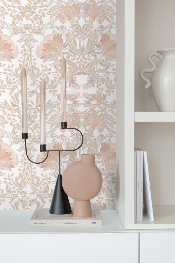 ESTAhome tapet vintage blomster i art nouveau stil sandfarvet og lys terracotta rød 0.53 x 10.05 m