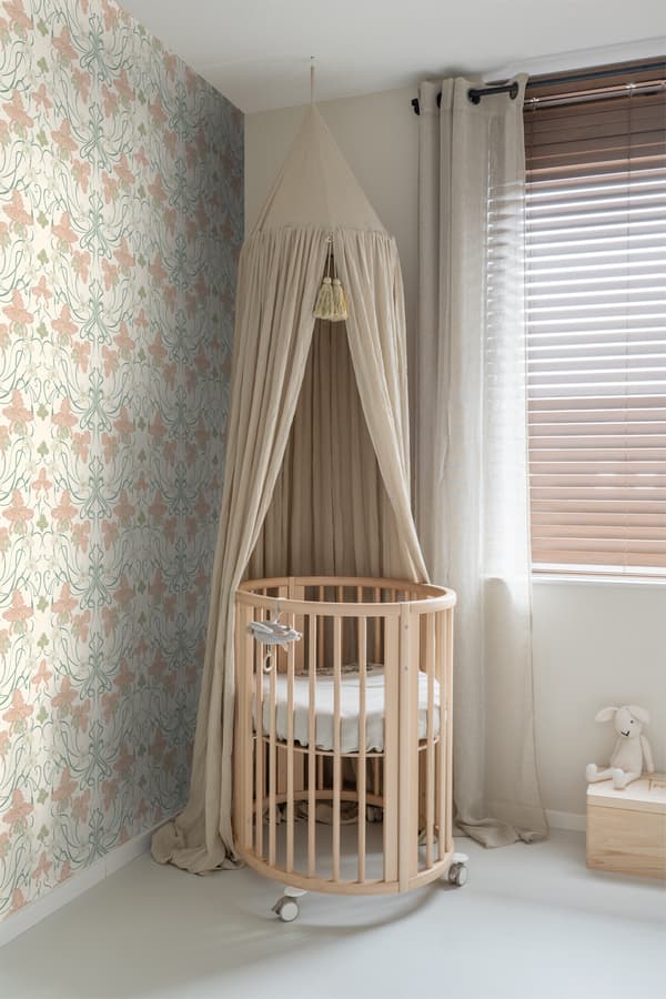 ESTAhome tapet blommor art nouveau stil gräddvitt, milt rosa och grågrönt 0.53 x 10.05 m