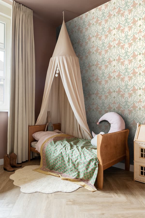 ESTAhome tapet blommor art nouveau stil gräddvitt, milt rosa och grågrönt 0.53 x 10.05 m