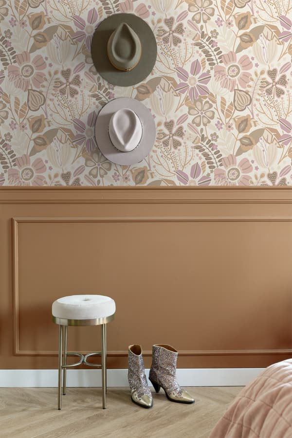 ESTAhome tapet blomstermønster beige og syrenlilla 0.53 x 10.05 m