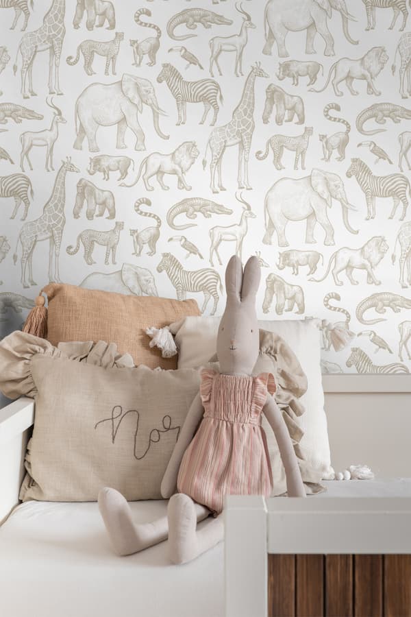 ESTAhome tapet djungeldjur vitt och beige 0.53 x 10.05 m