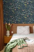 Miniatyrbild 7 av 8: ESTAhome tapet vilda blommor mörkblått, grönt och rosa 0.53 x 10.05 m