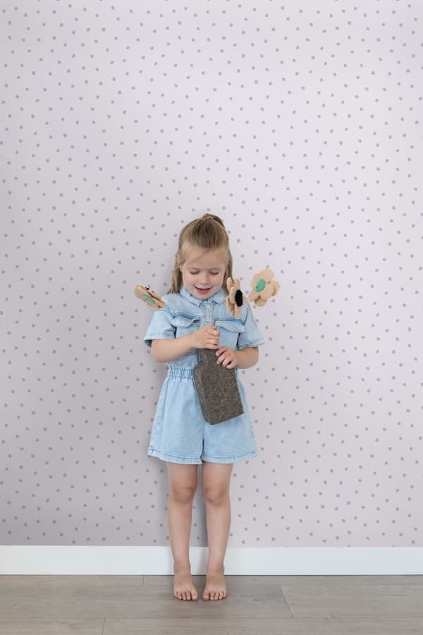 ESTAhome tapet uregelmæssige snefnug polka prikker lilla 0.53 x 10.05 m