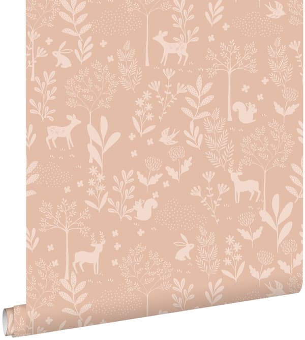 ESTAhome tapet skov med skovdyr terracotta pink 0.53 x 10.05 m