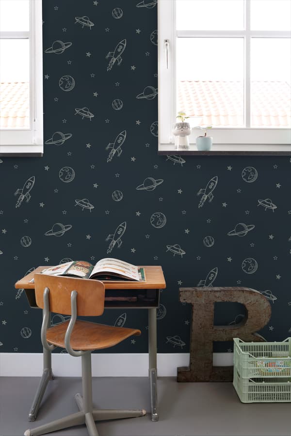 ESTAhome glow-in-the-dark tapet planeter i universet mørkeblåt 0.53 x 10.05 m