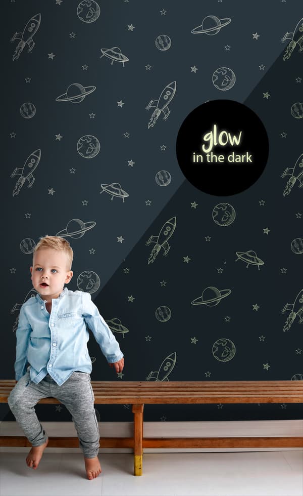 ESTAhome glow-in-the-dark tapet planeter i universet mørkeblåt 0.53 x 10.05 m
