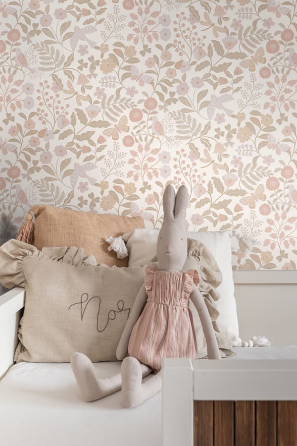 ESTAhome tapet blommor och fåglar vitt, beige och milt rosa 0.53 x 10.05 m