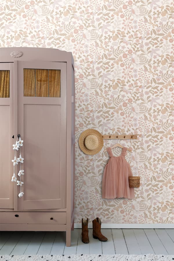 ESTAhome tapet blommor och fåglar vitt, beige och milt rosa 0.53 x 10.05 m