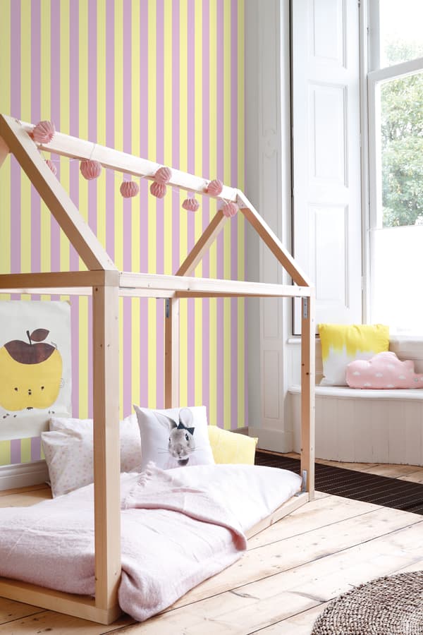 ESTAhome tapet ränder pastellgult och syrénlila 0.53 x 10.05 m