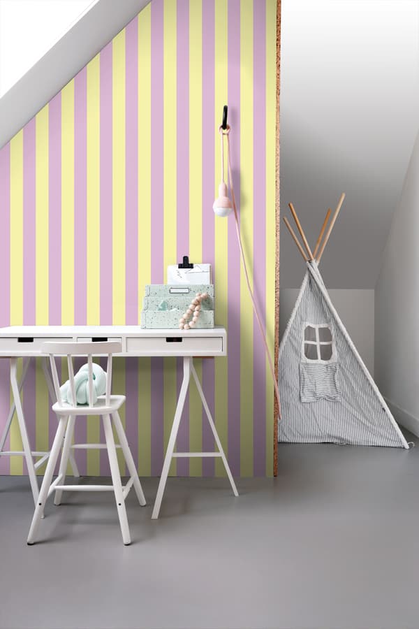 ESTAhome tapet ränder pastellgult och syrénlila 0.53 x 10.05 m
