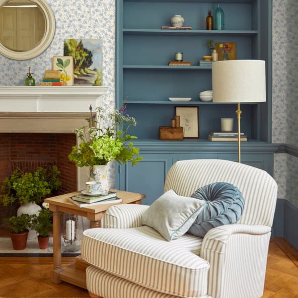 Laura Ashley - Non-woven tapet Misterton Trail Pale Seaspray Blue