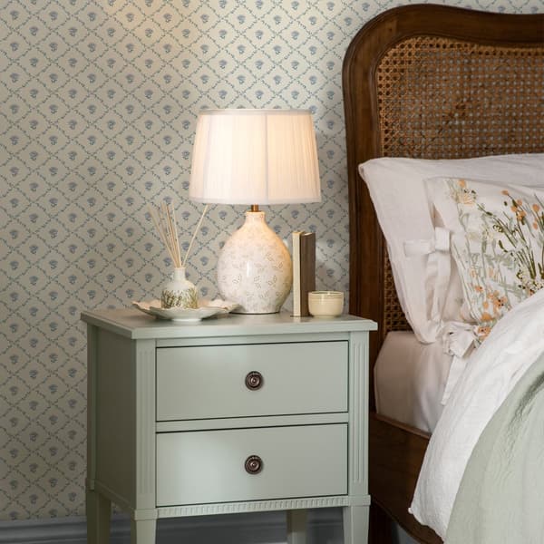 Laura Ashley - Non-woven tapet Kate Pale Seaspray Blue