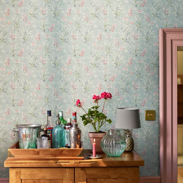 Laura Ashley - Non-woven tapet Mosedale Posy Dark Duck Egg Blue