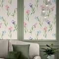Miniatyrbillede 3 af 5: Laura Ashley Nonwoven Tapet Hawling Irises Natural