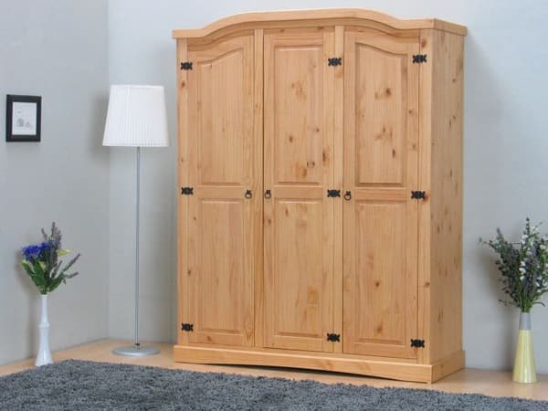 New Mexico garderobeskap 3-dørs bredde 152 cm, høyde 193 cm lut/voks.