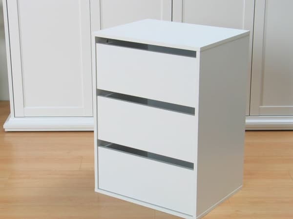 Skuffeelement til garderobeskap og skyvdedørsgarderobe hvit.